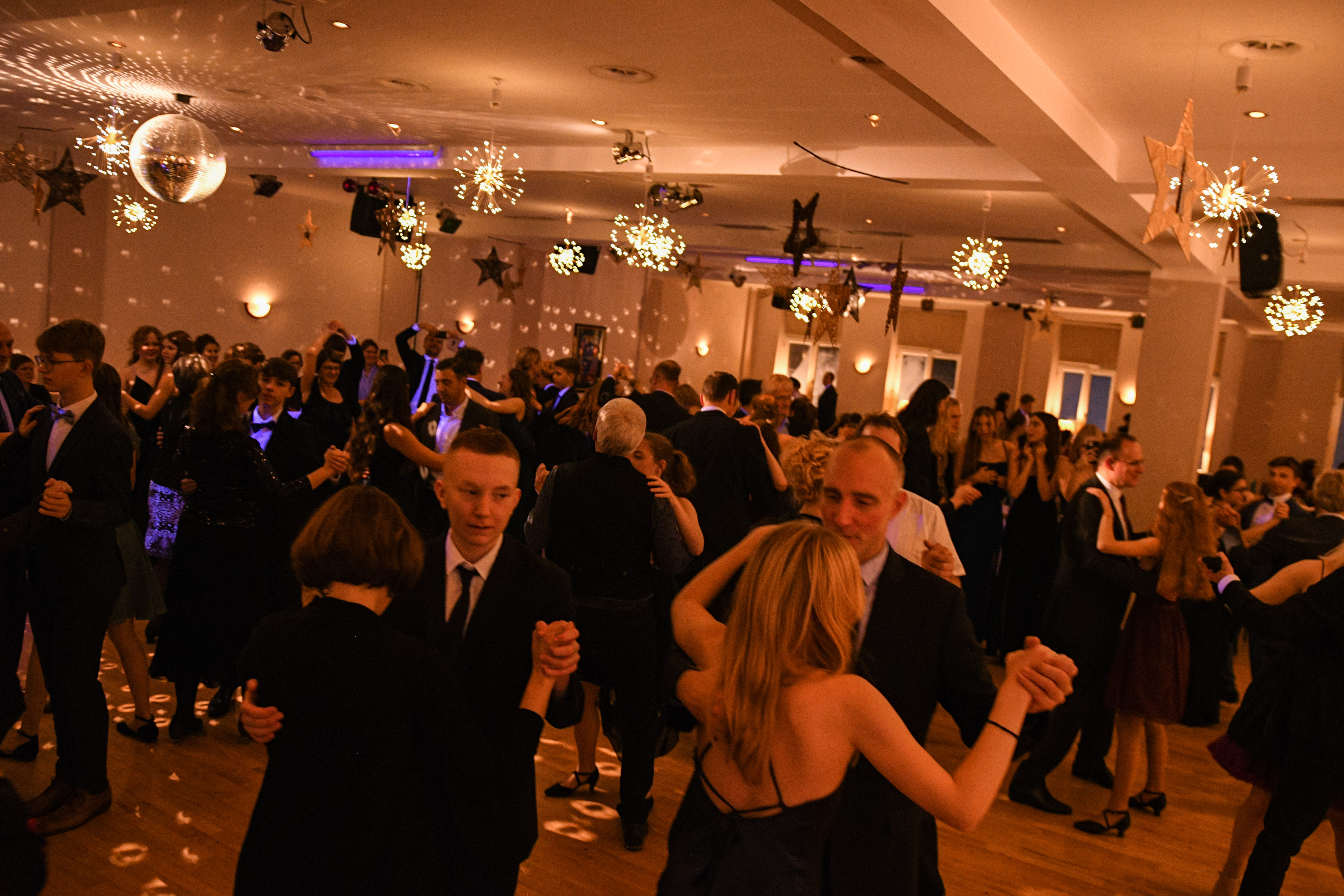 Winterball 1 Lenard 2022 545